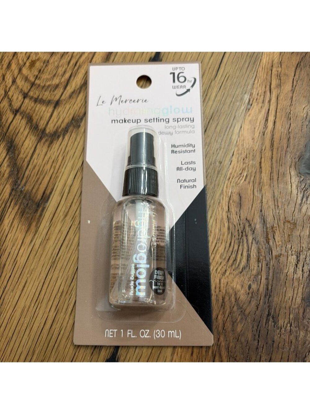 Le Mercerie Hydrating Glow Makeup Setting Spray Natural Finish 1 fl oz / 30 mL